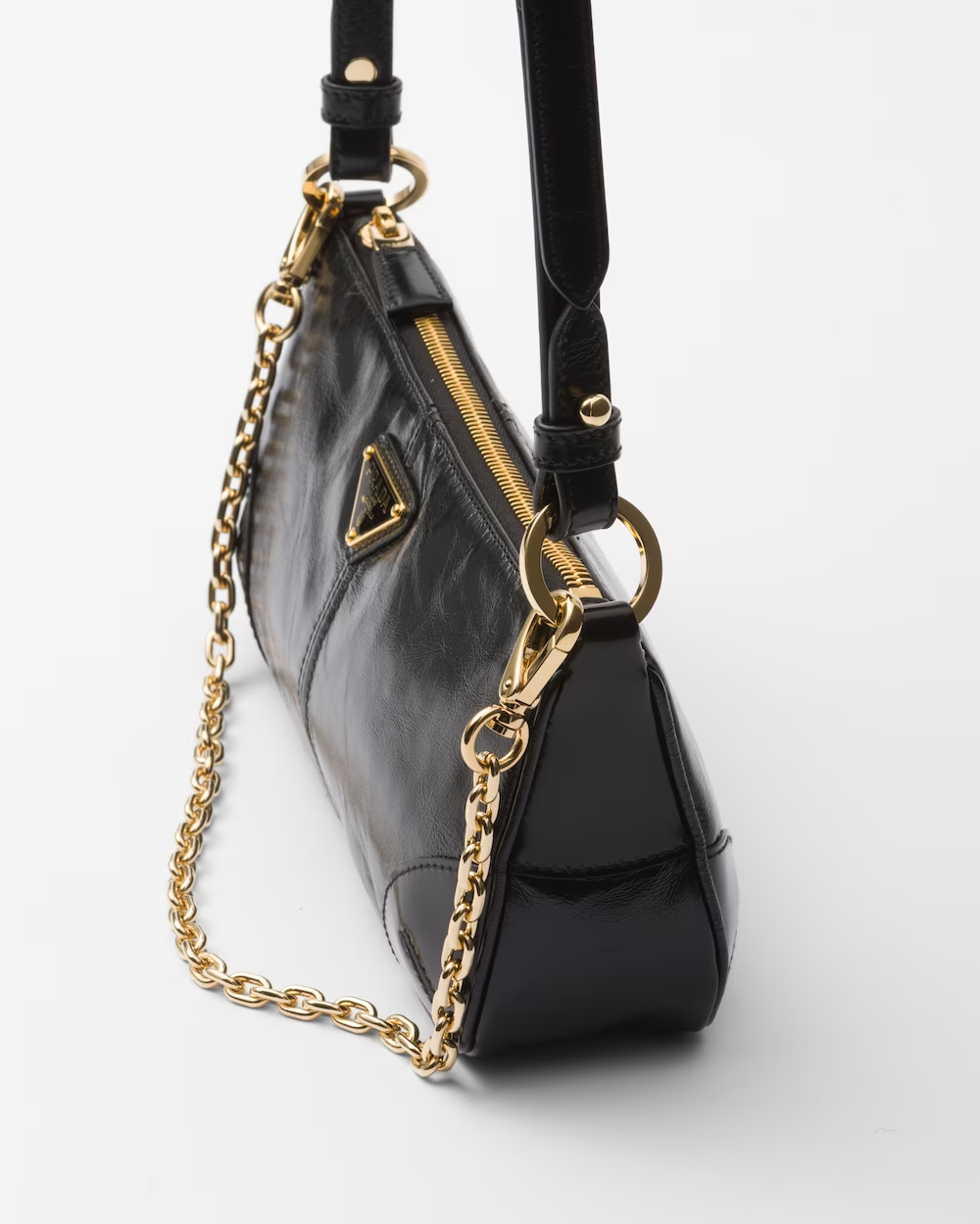 Prada Re-Edition 2002 medium leather shoulder bag